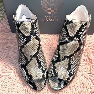 Vince Camuto Natural Slick Snake PP